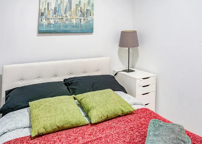 3 Bedroom Cozy Unit In Hells Kitchen